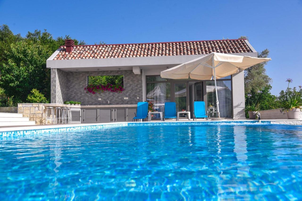 Verbalj With Swimming Pool *