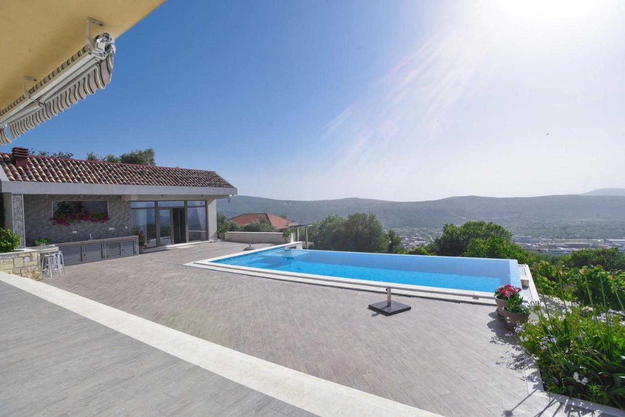 Appartamento Verbalj With Swimming Pool Cattaro
